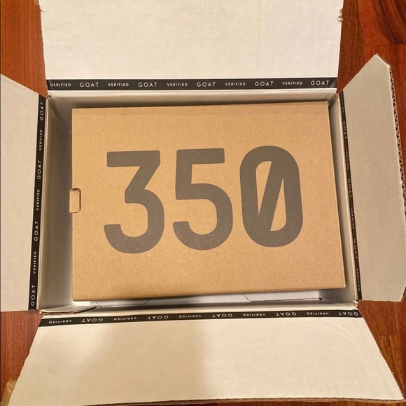 Yeezy Boost 350 v2 Butter NWT - Picture 5 of 10